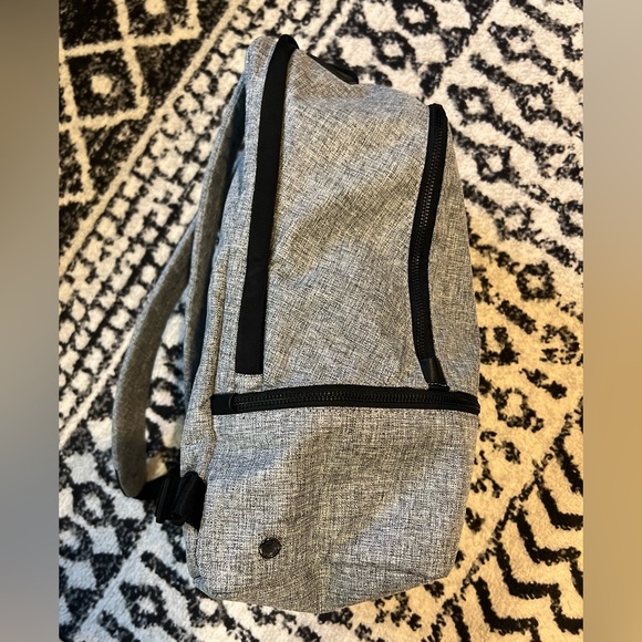 Lululemon City Adventurer Backpack Heathered Black Gray Large Unisex - Picture 4 of 6